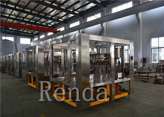 9KW Bottled Water Carbonated Drink Filling Machine 10000 BPH ISO Certification