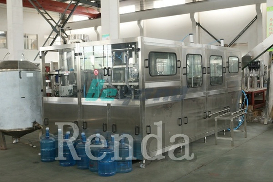 Compact Structure Barrel Filling Machine / High Efficiency Water Filling Line