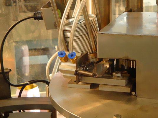 Stainless Steel 5KW Liquid Water Bottle Filling Machine 15000BPH for Mineral Water Line