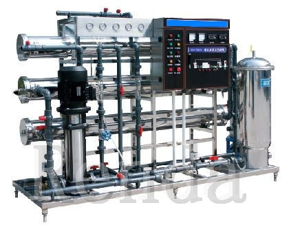 Air Mineral / Jus / Minuman Berkarbonasi Peralatan Sistem Pengolahan Air RO Didorong Listrik